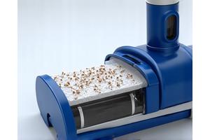 HEPA 필터가 장착된 청소기로 알레르기 유발 물질을 흡입하는 모습